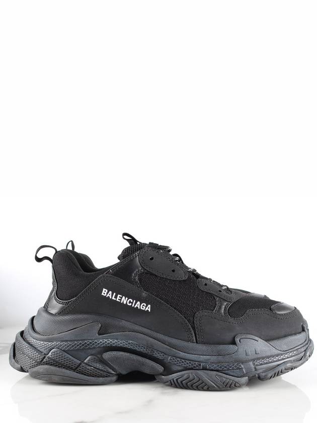 Luxury Balenciaga  Triple S Black 42 Domestic 270