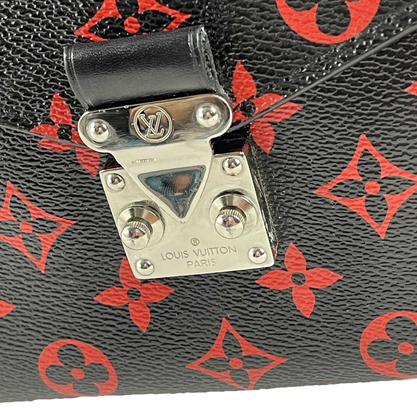 LOUIS VUITTON Very Good Monogram Infrarouge Pochette Metis Black/Red Crossbody