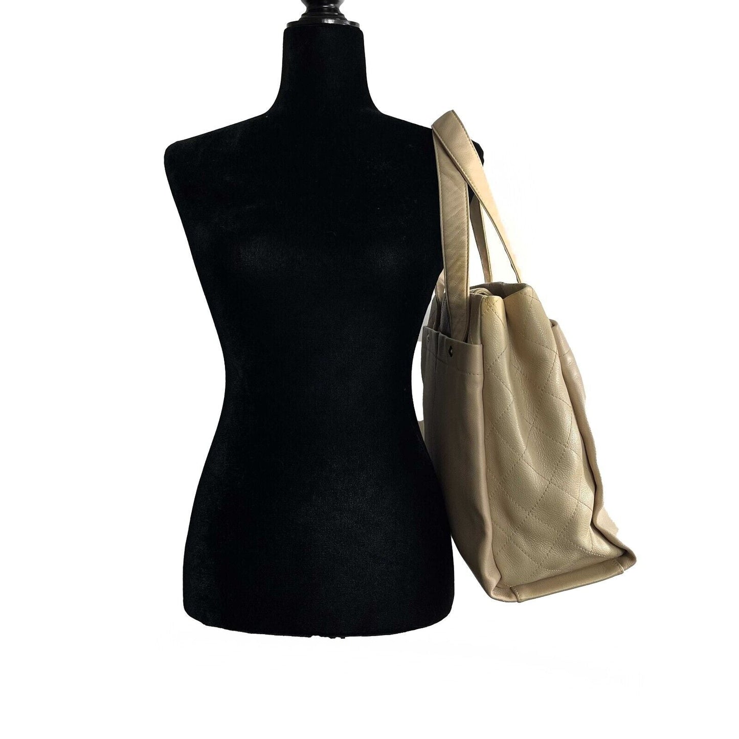 CHANEL Ultimate Executive Tote Medium