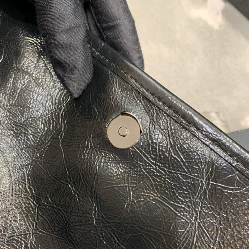 Yves Saint Laurent - Bags - The Wells Bags  406
