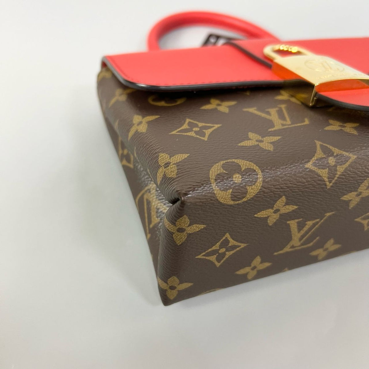 Preloved Louis Vuitton Lock me BB Bag -XJ10738