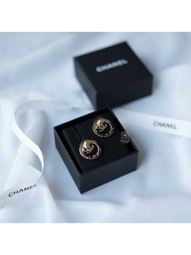 WoMen's CC Logo Circle Chain Earrings Black Gold Chanel