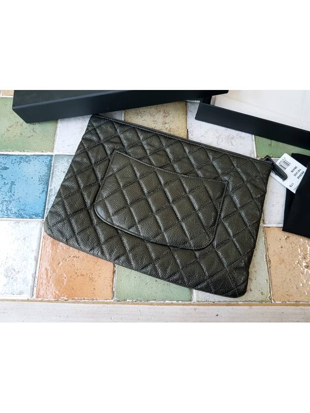 Caviar New Medium Clutch Charcoal Chanel