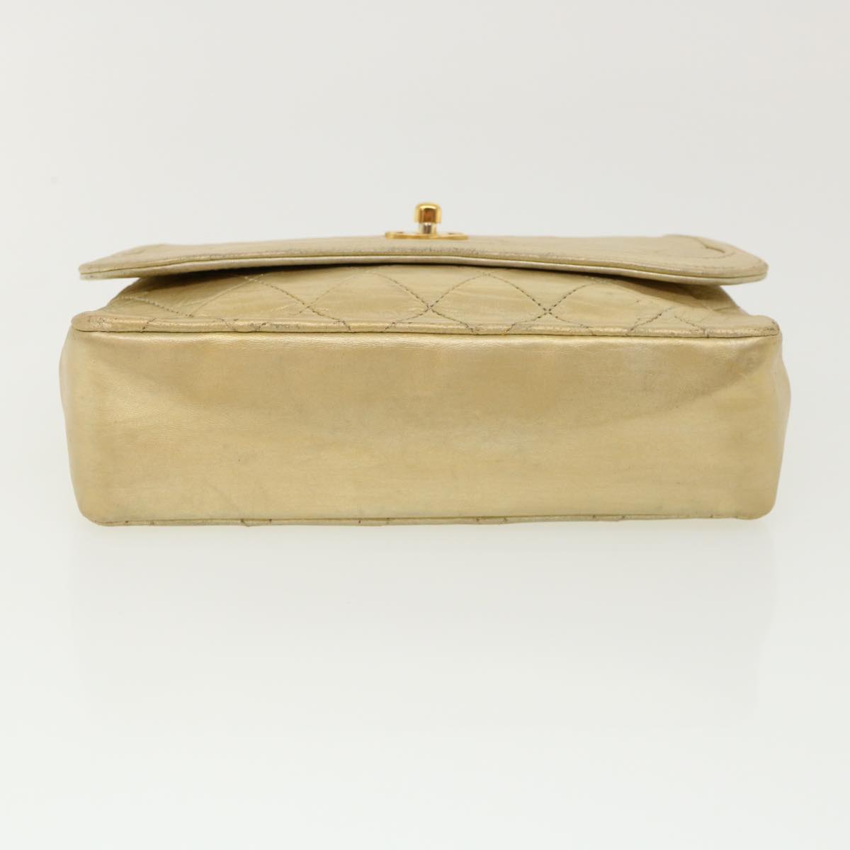 Top Quality Chanel Matelasse Turn Lock Chain Shoulder Bag Lamb Skin Gold CC Auth 31382A