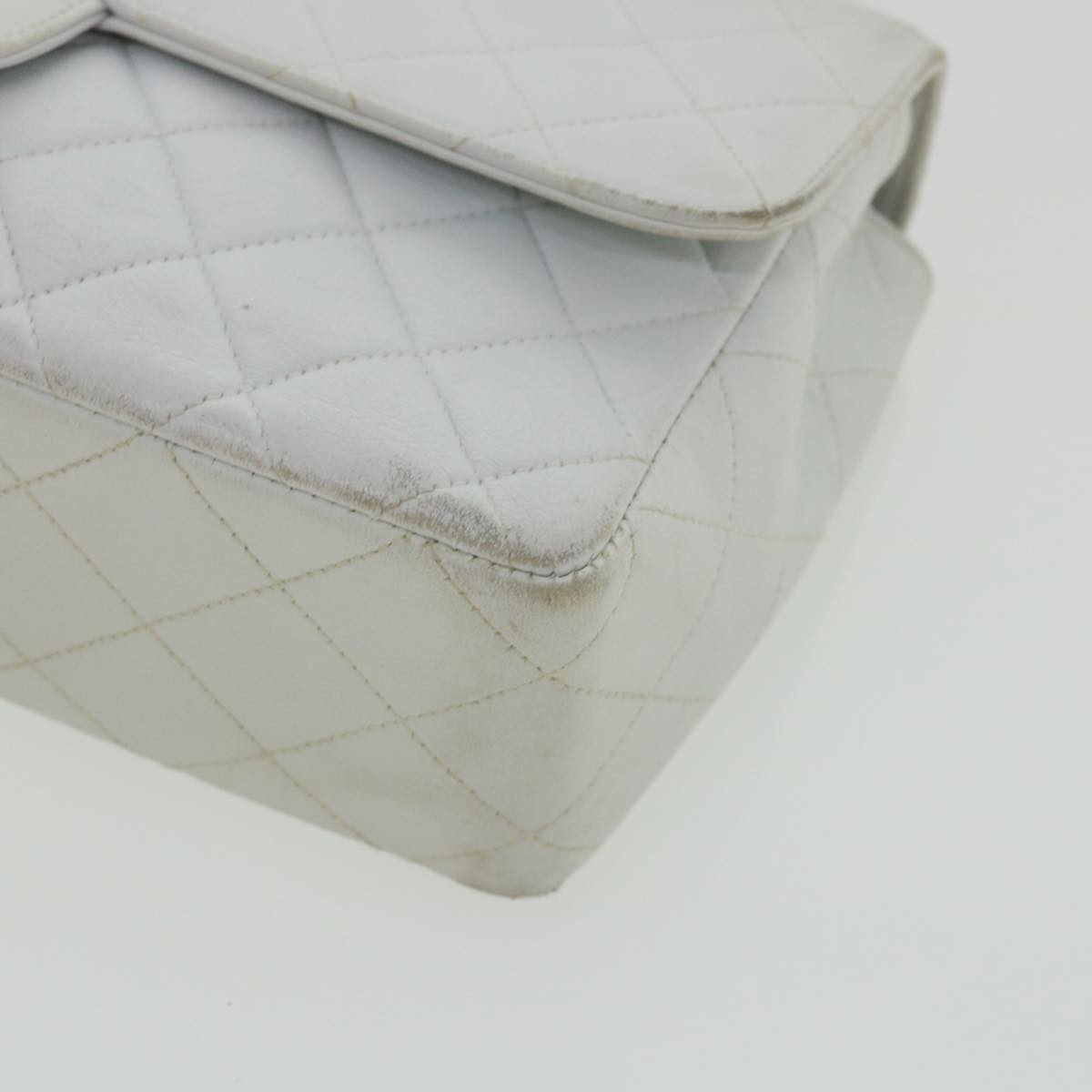 Top Quality Chanel Matelasse Pair Shoulder Bag Lamb Skin White CC Auth 32416A