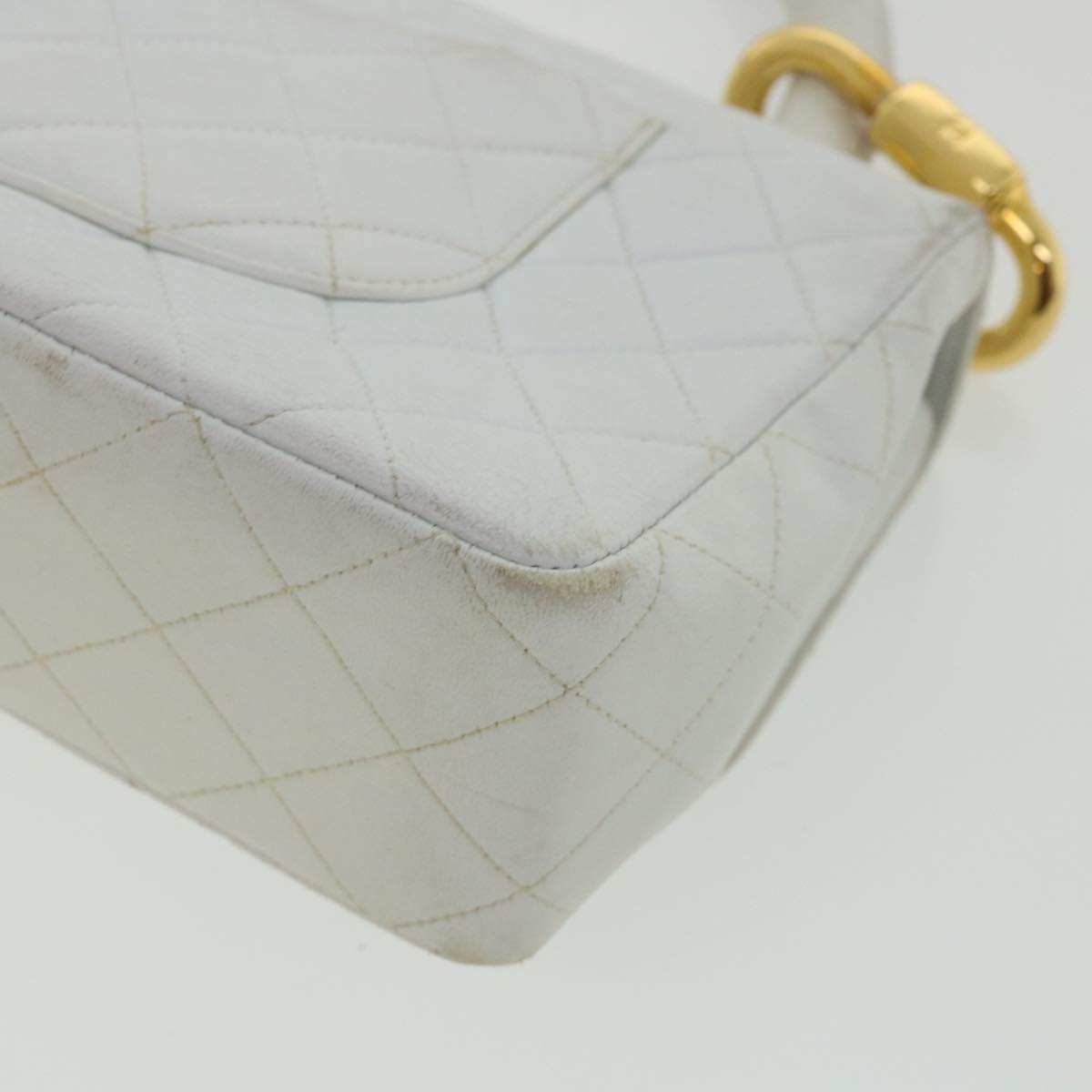 Top Quality Chanel Matelasse Pair Shoulder Bag Lamb Skin White CC Auth 32416A