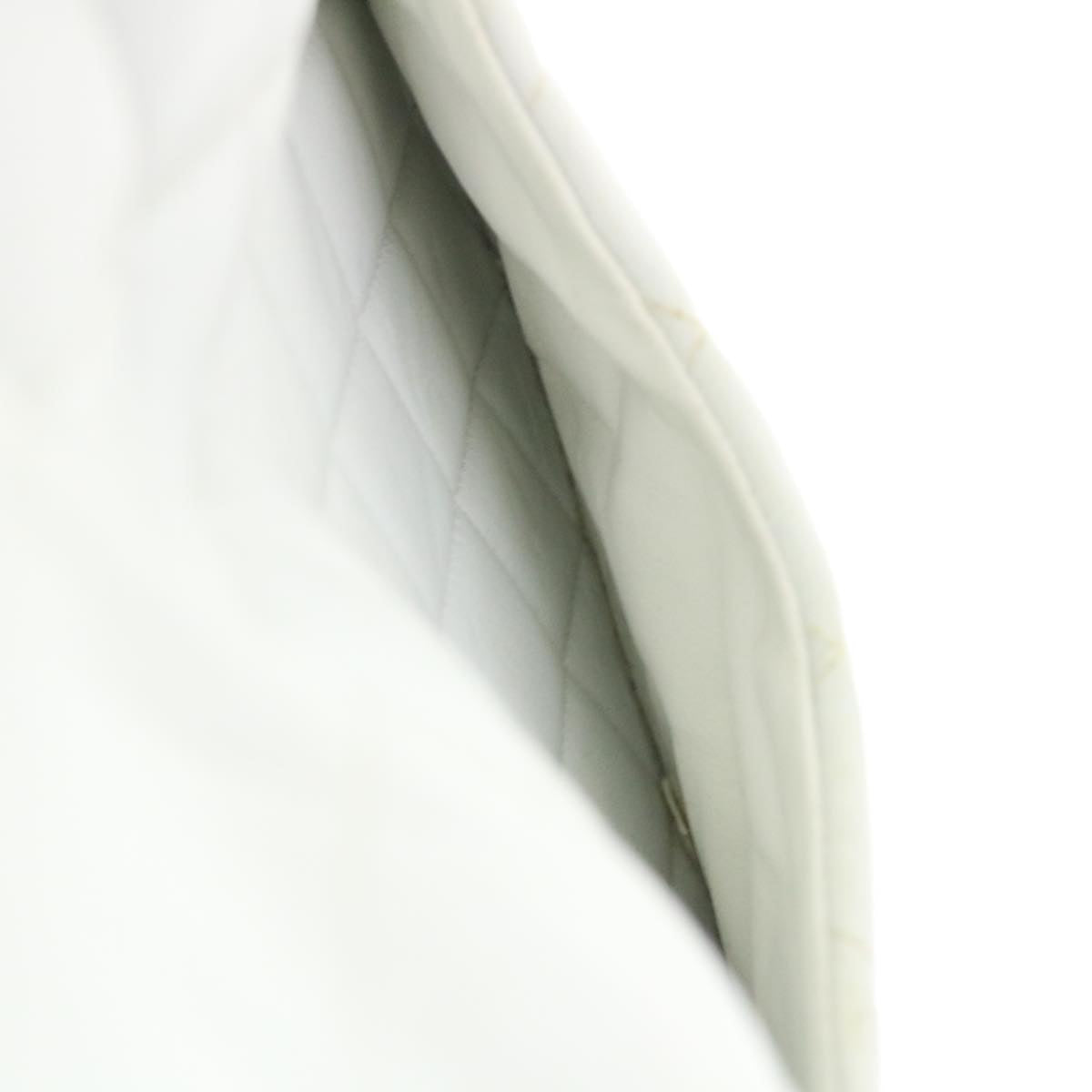 Top Quality Chanel Matelasse Pair Shoulder Bag Lamb Skin White CC Auth 32416A
