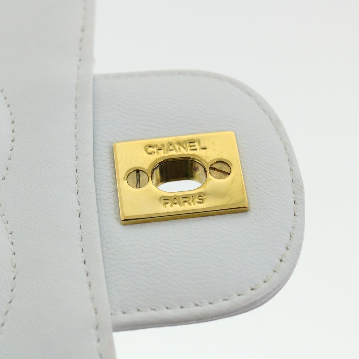 Top Quality Chanel Matelasse Pair Shoulder Bag Lamb Skin White CC Auth 32416A