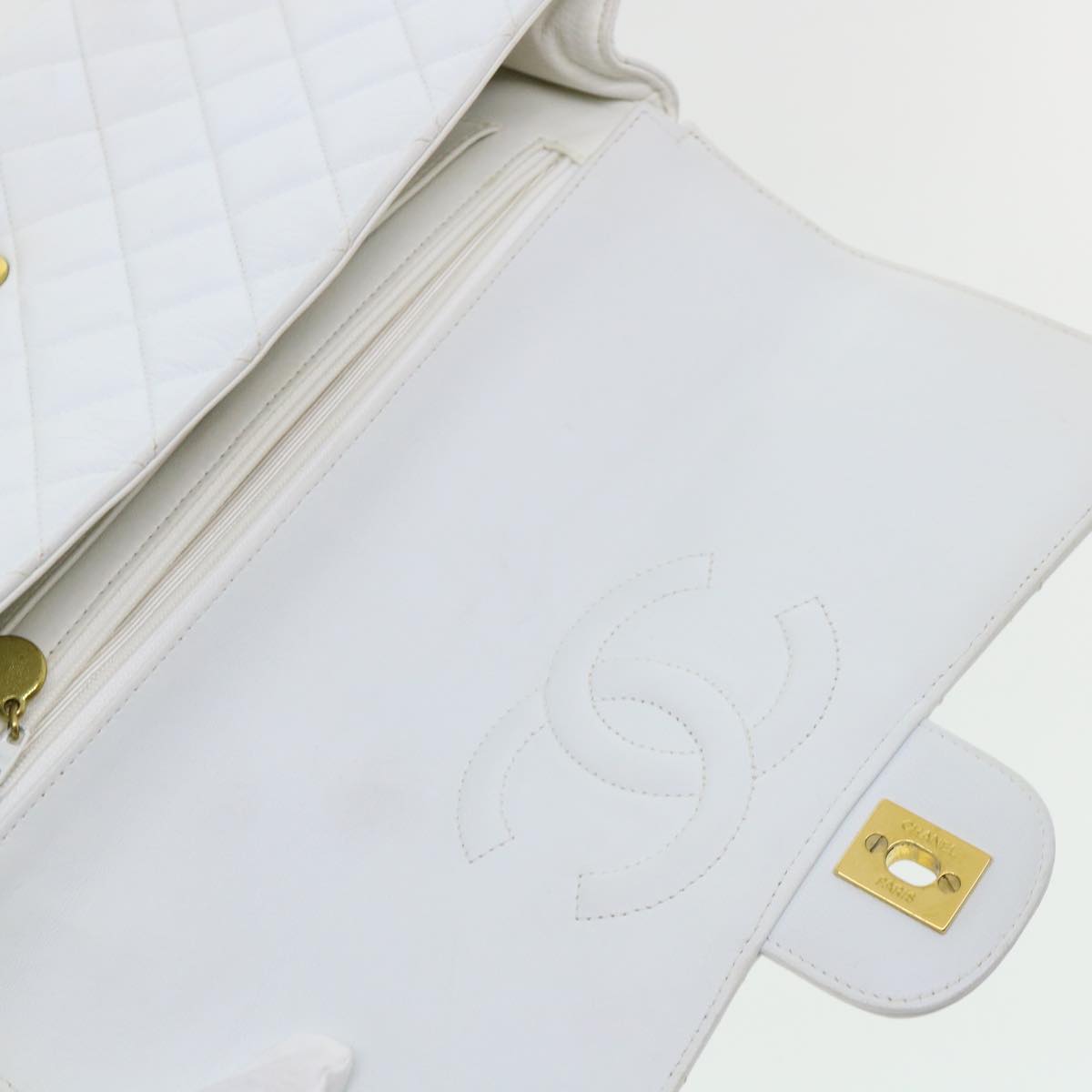 Top Quality Chanel Matelasse Pair Shoulder Bag Lamb Skin White CC Auth 32416A