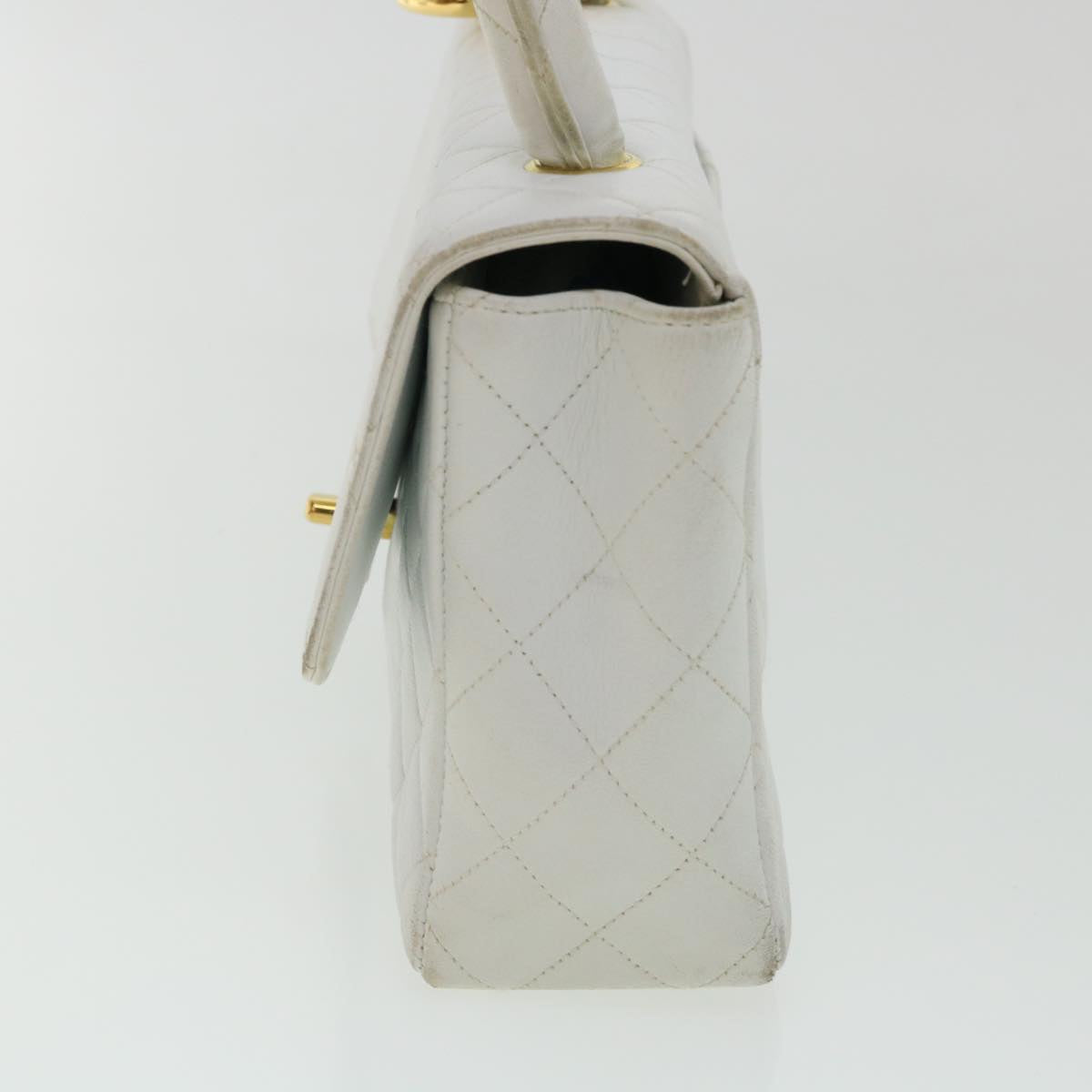 Top Quality Chanel Matelasse Pair Shoulder Bag Lamb Skin White CC Auth 32416A