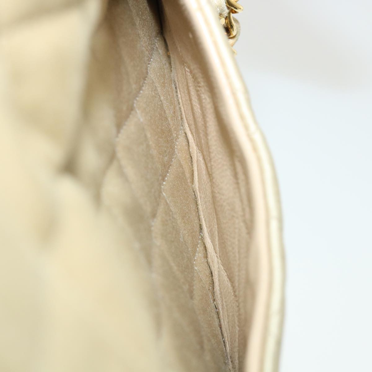 Top Quality Chanel Matelasse 25 Turn Lock Chain Shoulder Bag Satin Beige CC Auth 32604