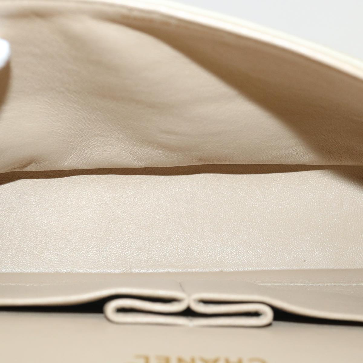 Top Quality Chanel Matelasse 25 Turn Lock Chain Shoulder Bag Satin Beige CC Auth 32604