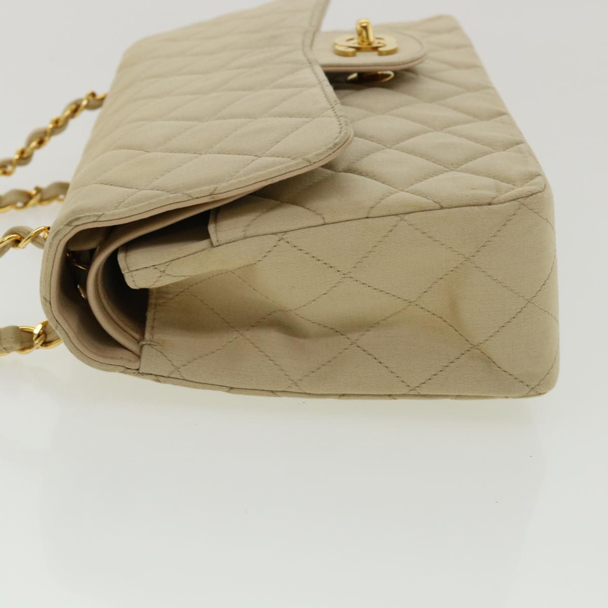 CHANEL Matelasse 25 Turn Lock Chain Shoulder Bag Satin Beige CC Auth 32604
