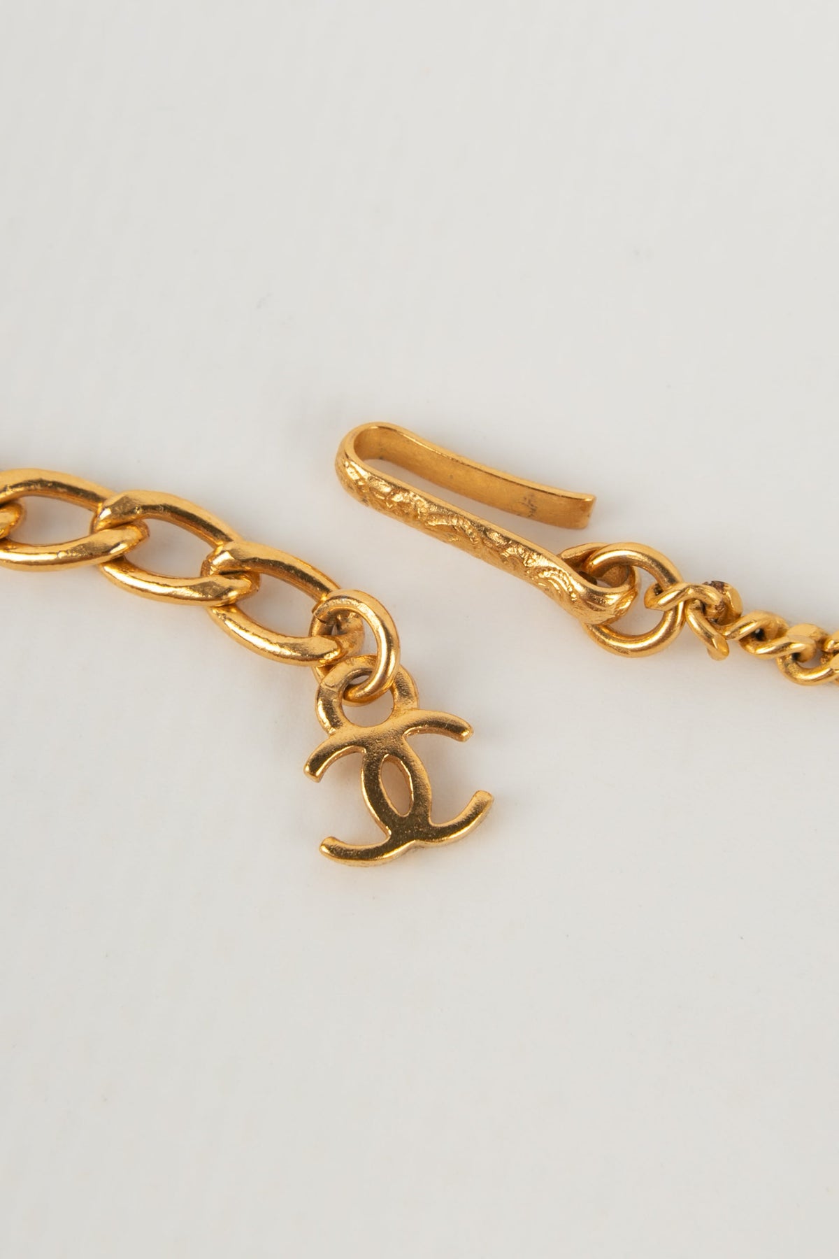 Collier camélia Chanel