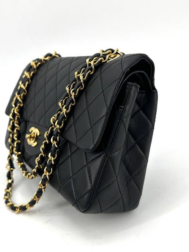 Lambskin classic medium shoulder bag Chanel
