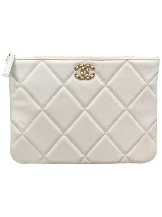 19 Medium Lambskin Clutch Bag White Chanel