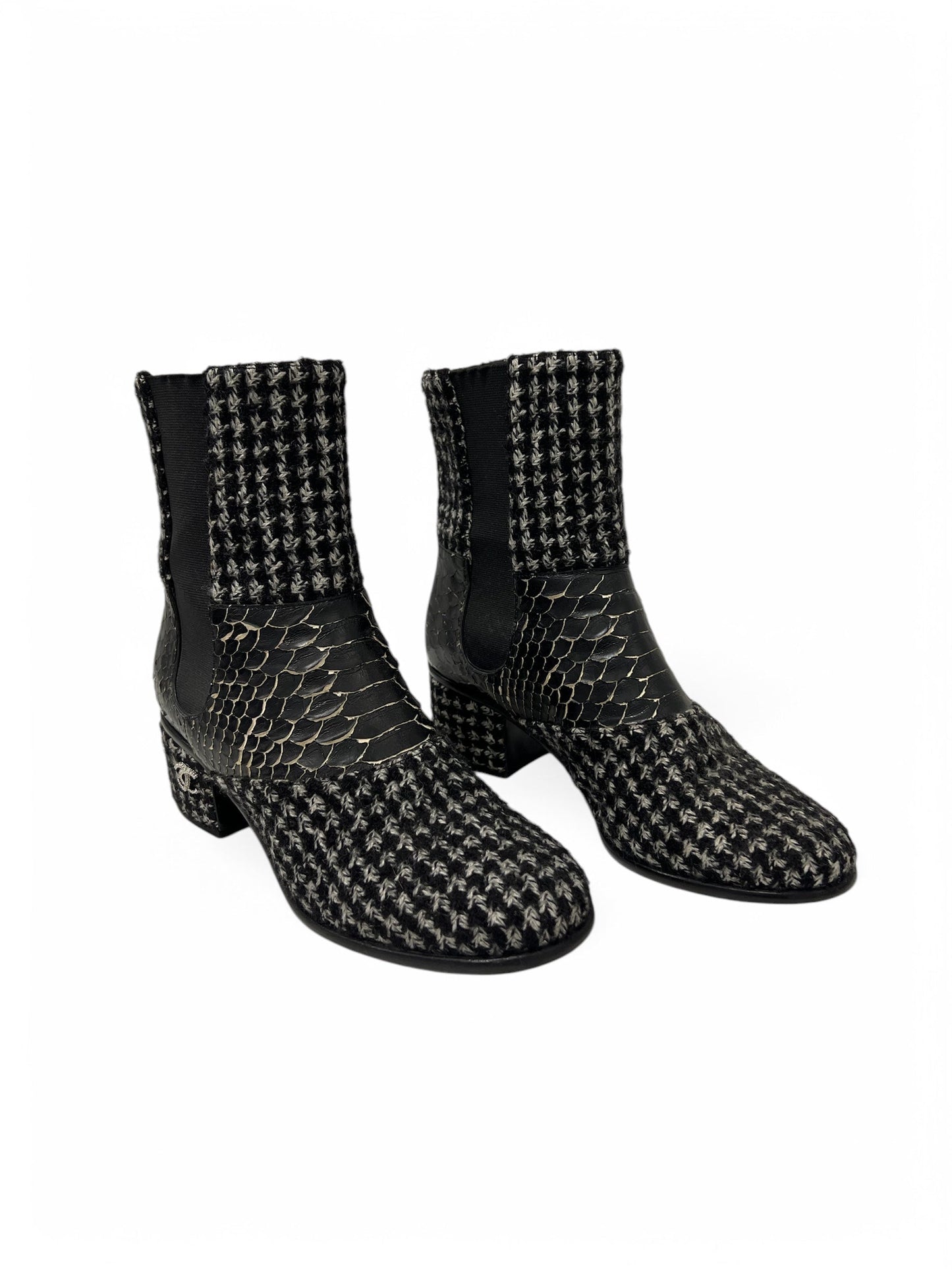Chanel - Bottines tweed et python t.38