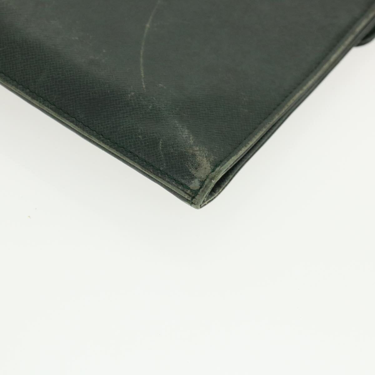 LOUIS VUITTON Taiga Clutch Bag Epicea LV Auth 35910
