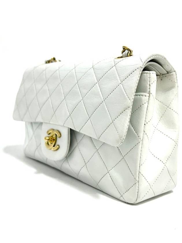 Lambskin classic medium shoulder bag Chanel