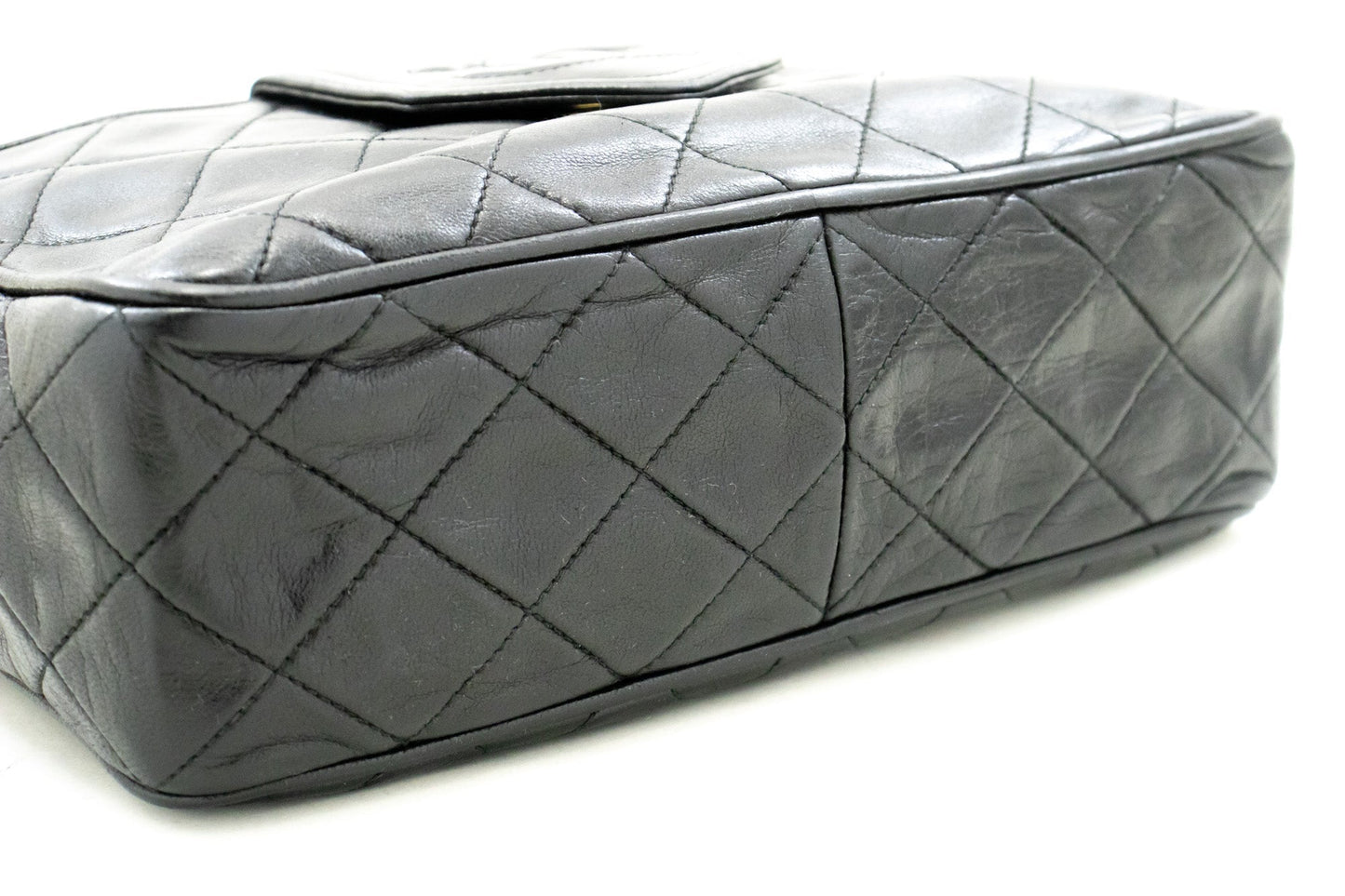 CHANEL Vintage Classic Chain Shoulder Bag Black Quilted Lambskin