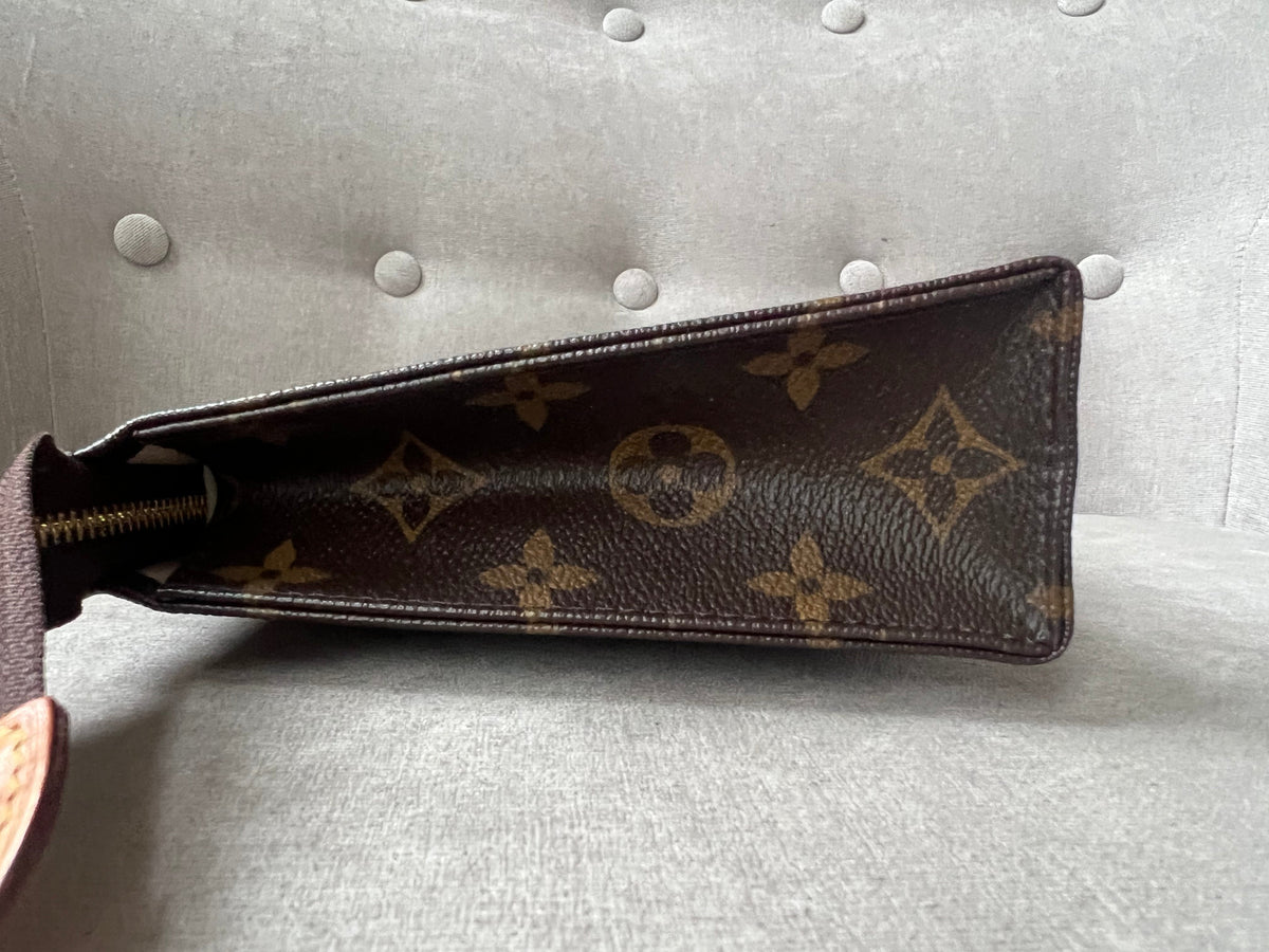 Louis Vuitton Toiletry Pouch 19 Monogram