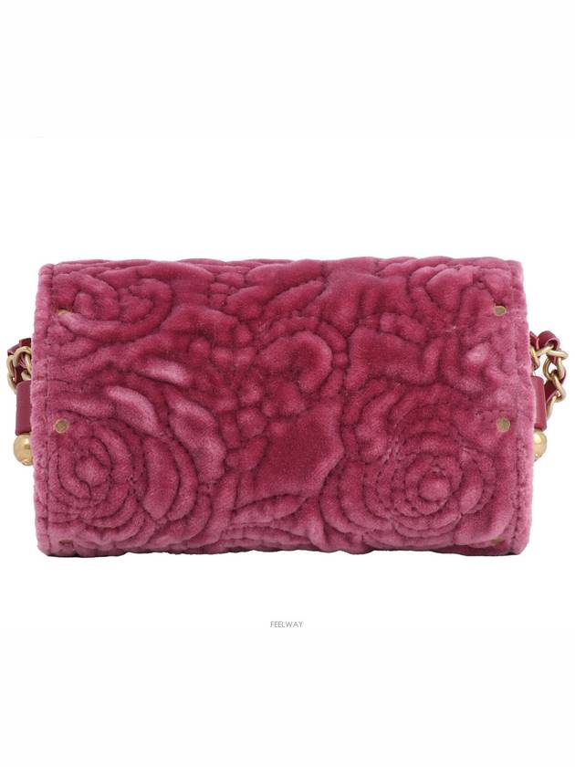 women cross bag Chanel