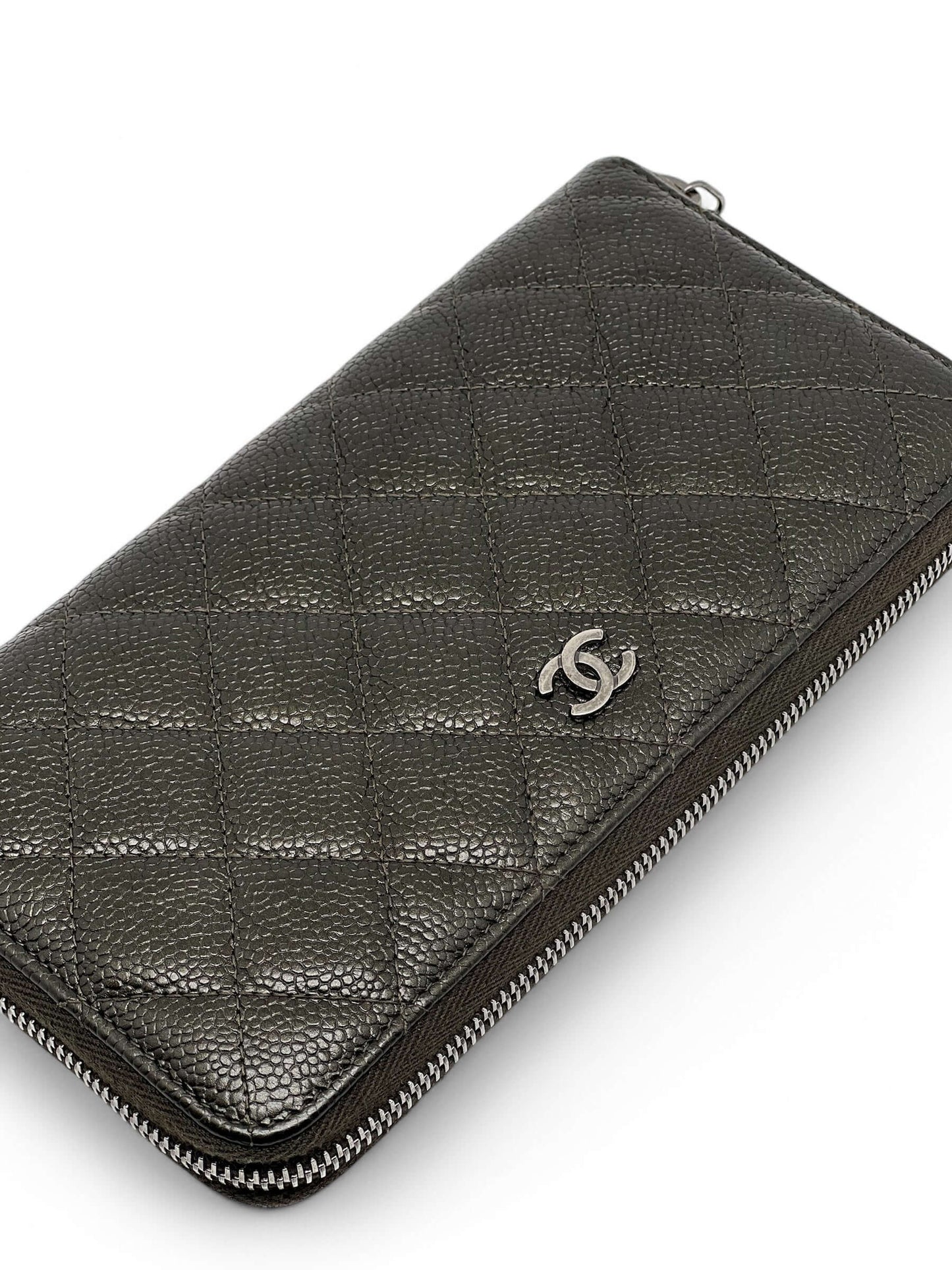Chanel - Portefeuille en cuir Timeless Kaki