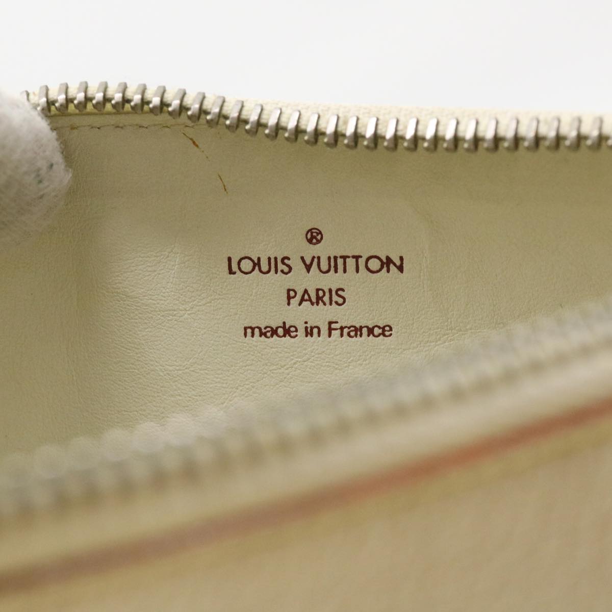 LOUIS VUITTON Suhari Anseparable GM Pouch White M91941 LV Auth 38578