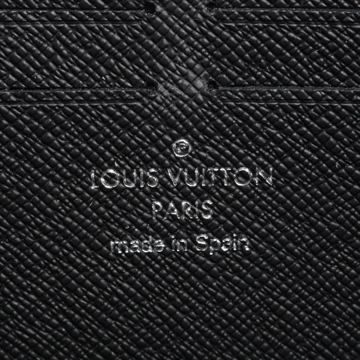 Louis Vuitton Taiga Zippy Dragon M69409 Black Round Zipper Wallet