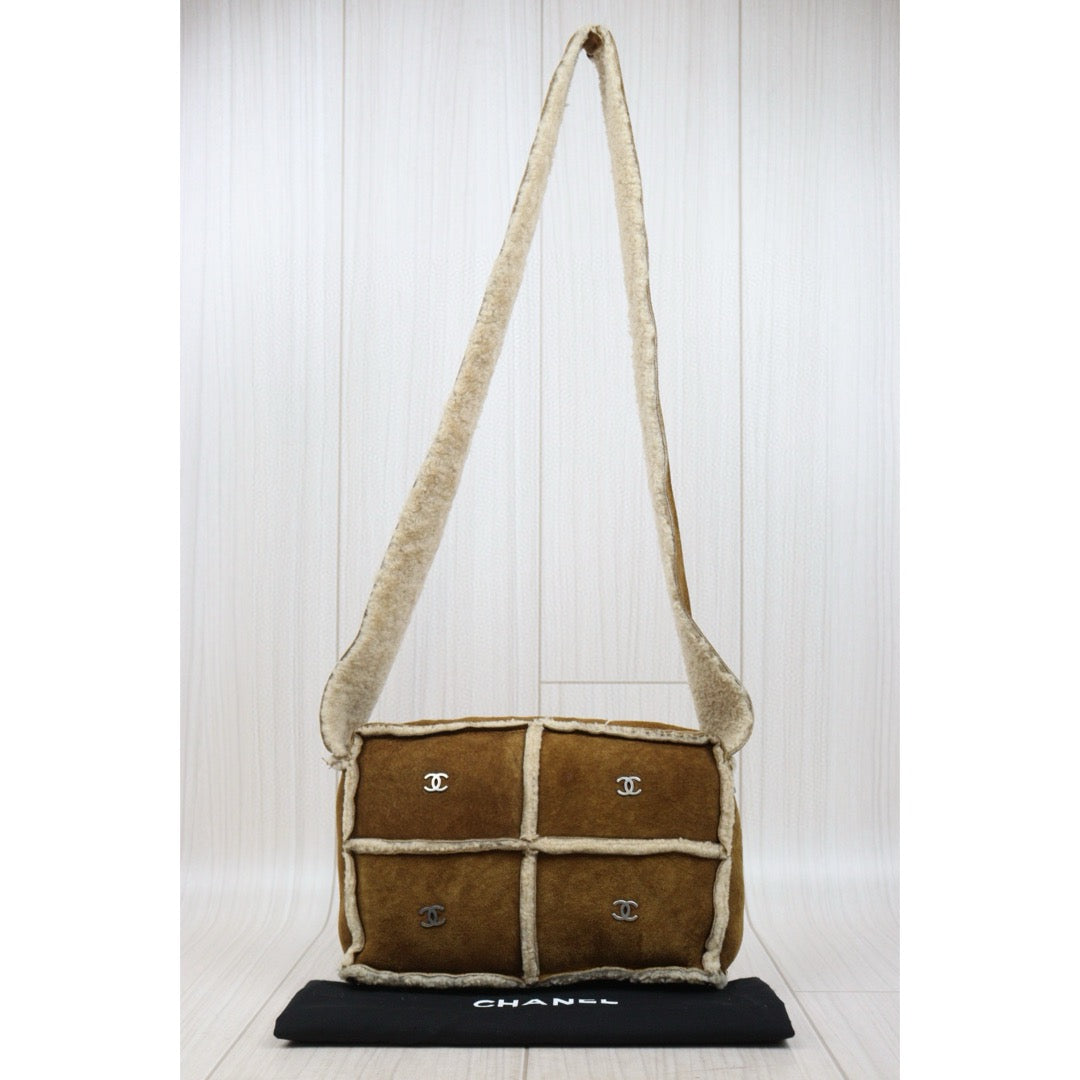 Good ( Rank AB)｜ CHANEL Suede Teddy Wool Shoulder Bag Brown Made In 2000-2002Year｜25051323