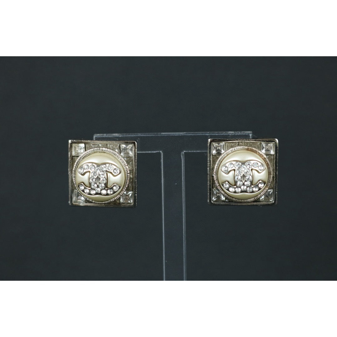 Very Good ( Rank A) ｜ CHANEL Coco Mark Square Rhinestone Earrings Silver｜F25032503