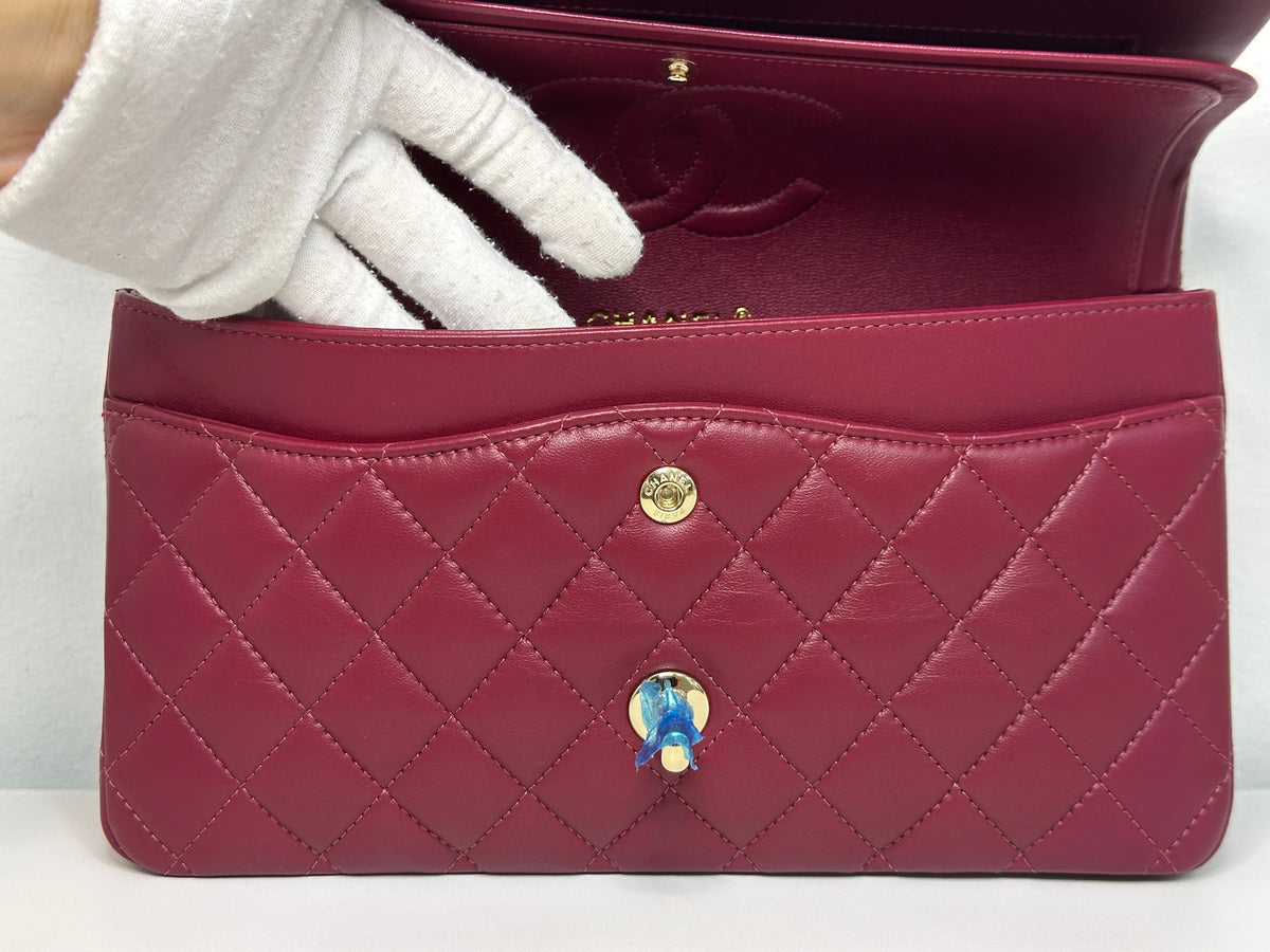 CHANEL MEDIUM 21A CLASSIC DOUBLE FLAP BAG LAMBSKIN DARK RED LGHW ULLK microchip