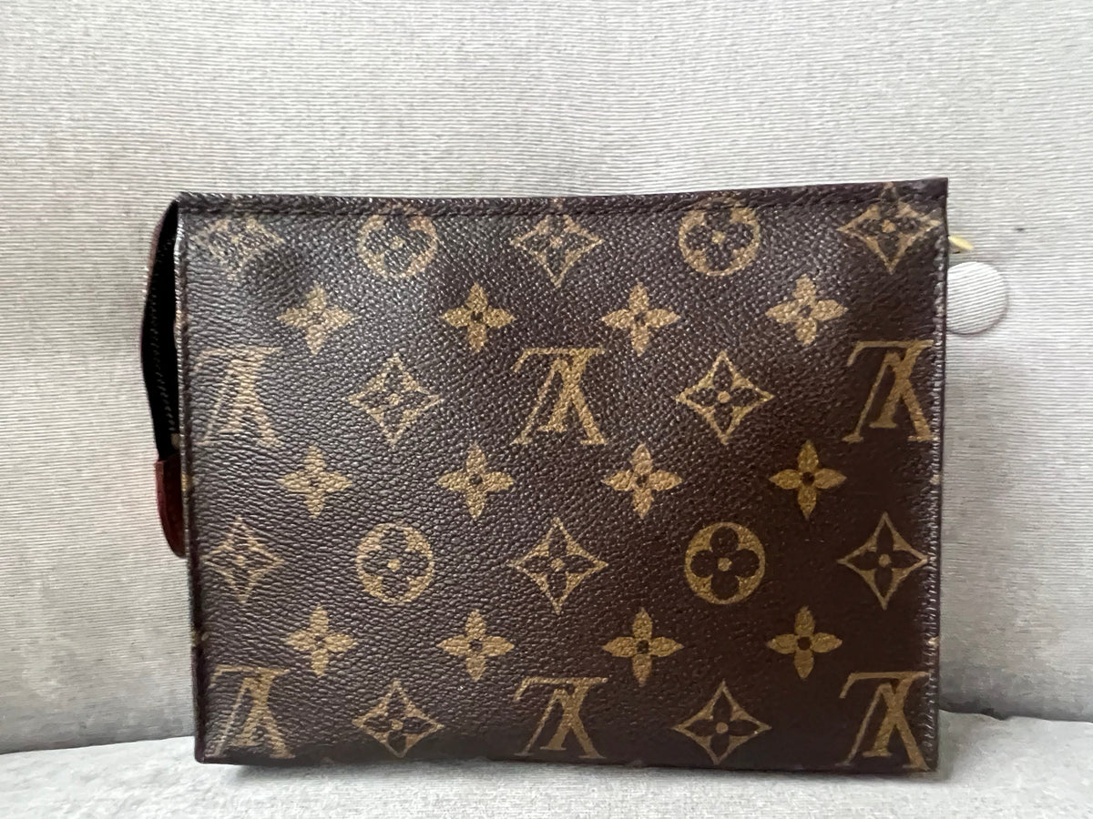 Louis Vuitton Toiletry Pouch 19 Monogram