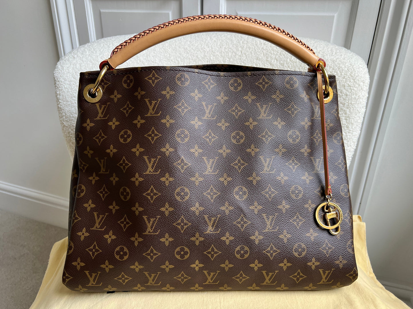 Louis Vuitton Artsy MM Monogram