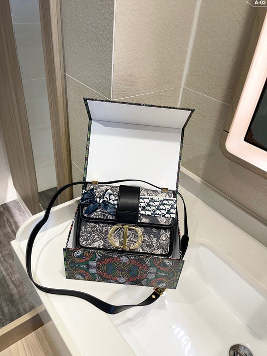 Luxury Handbags Christian Dior 316