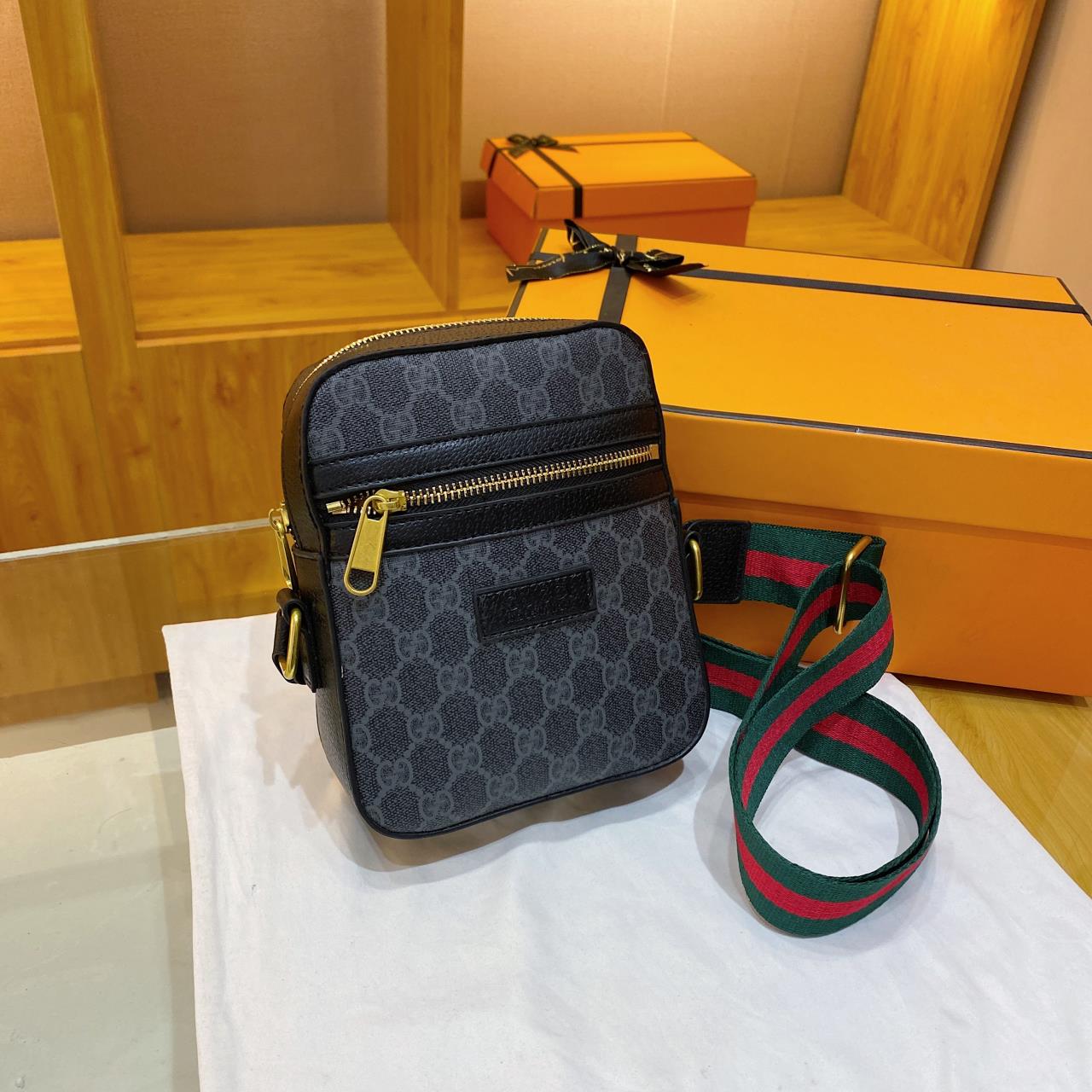 Gucci crossbody Handbag (Men) Unisex