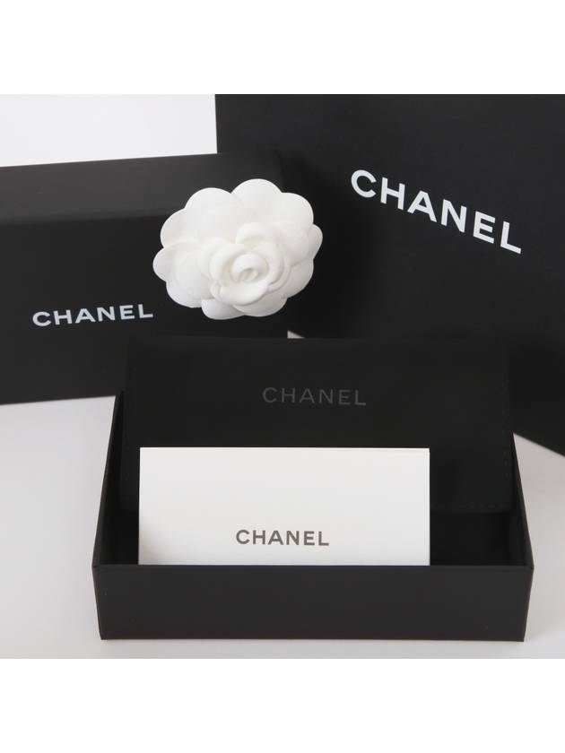 Pearl zipper card wallet white gold AP3811 Chanel