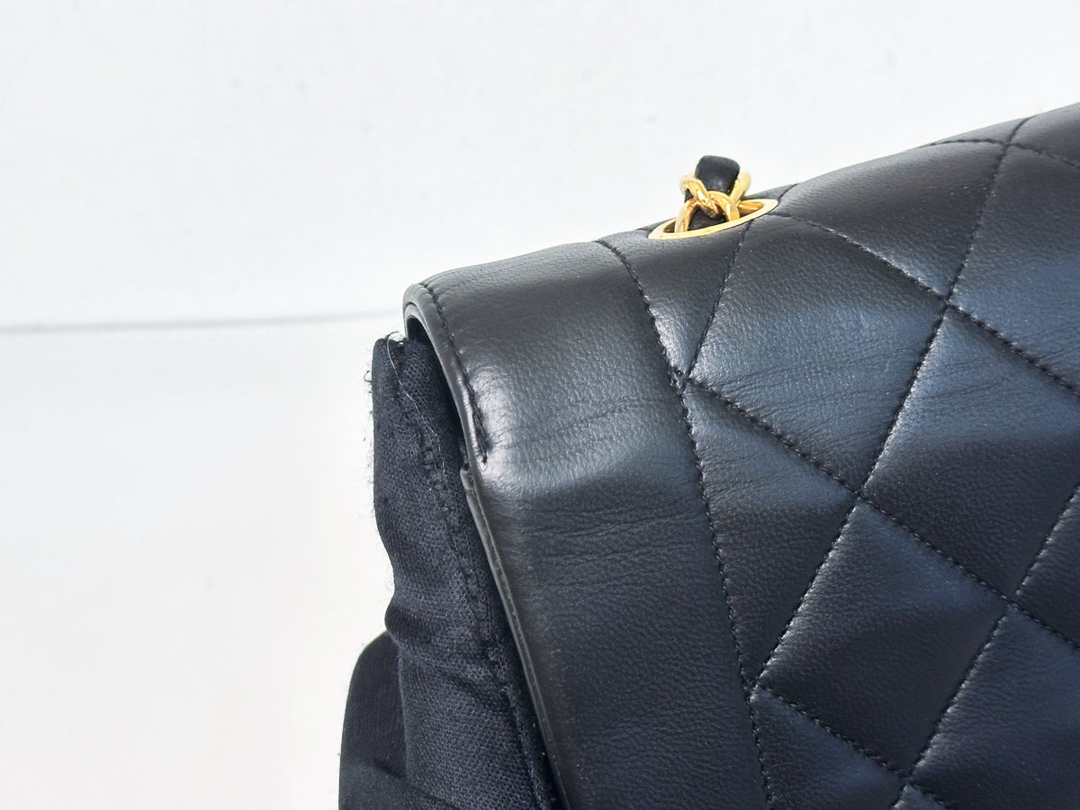 Chanel Vintage Quilted Diana Flap Bag Black Lambskin 3266 holo