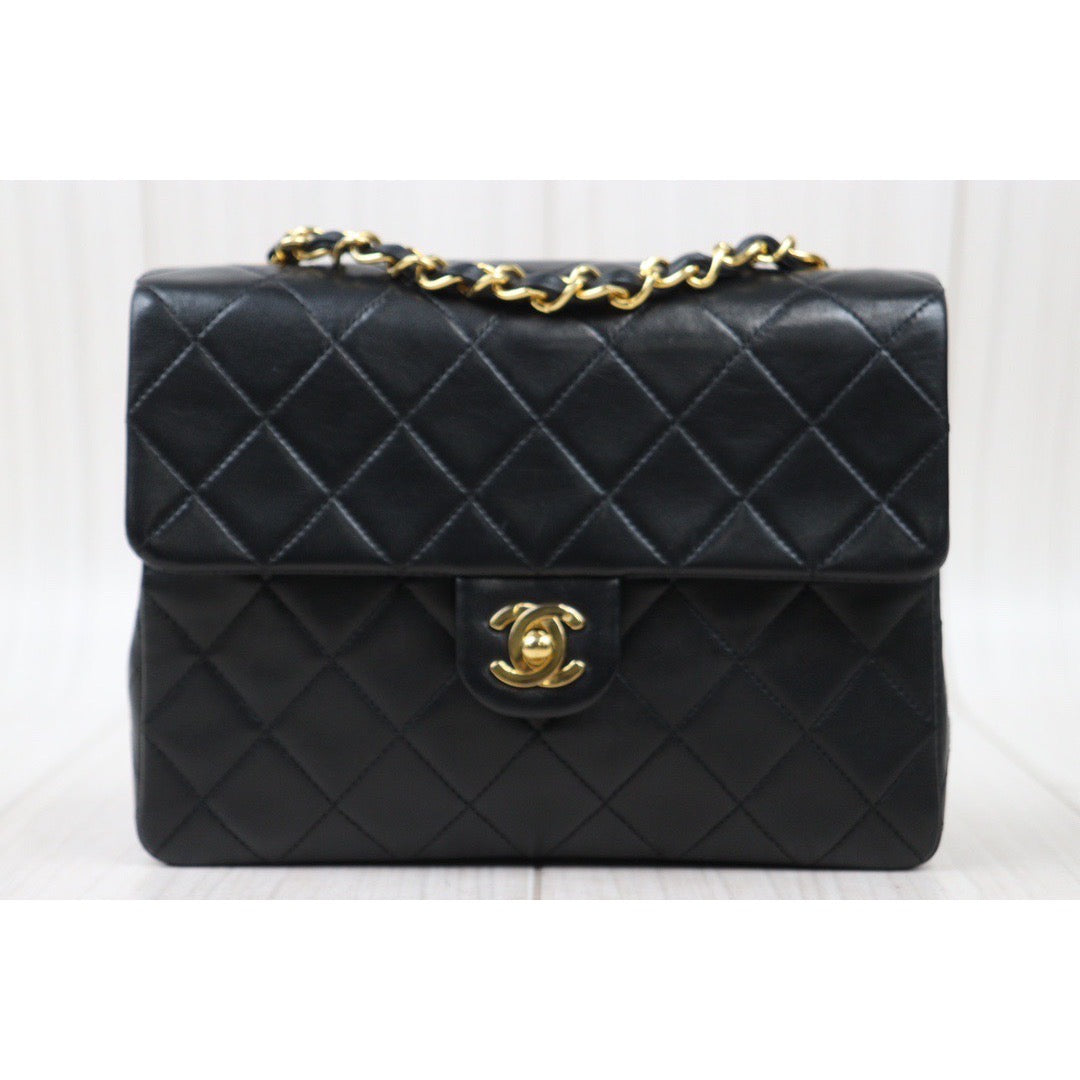 Rank A｜ CHANEL Black Lanbskin Square 20 Shoulder Bag Made In 1989～1991Year ｜P24061131