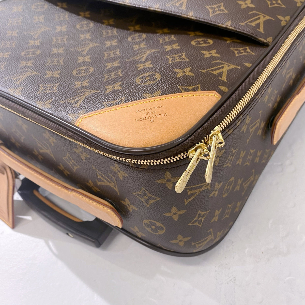 Louis Vuitton pegase 55 carry on