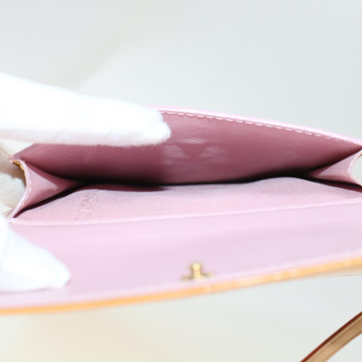 LOUIS VUITTON Vernis Mott Accessory Pouch Marshmallow Pink M91312 LV  43040