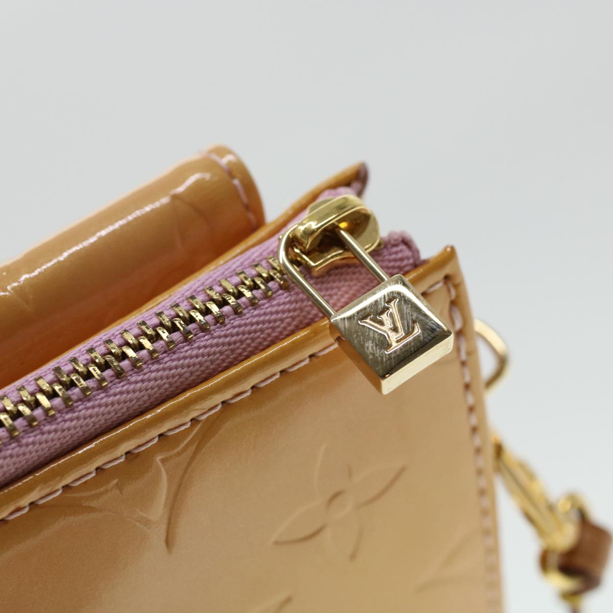LOUIS VUITTON Vernis Mott Accessory Pouch Marshmallow Pink M91312 LV  43040
