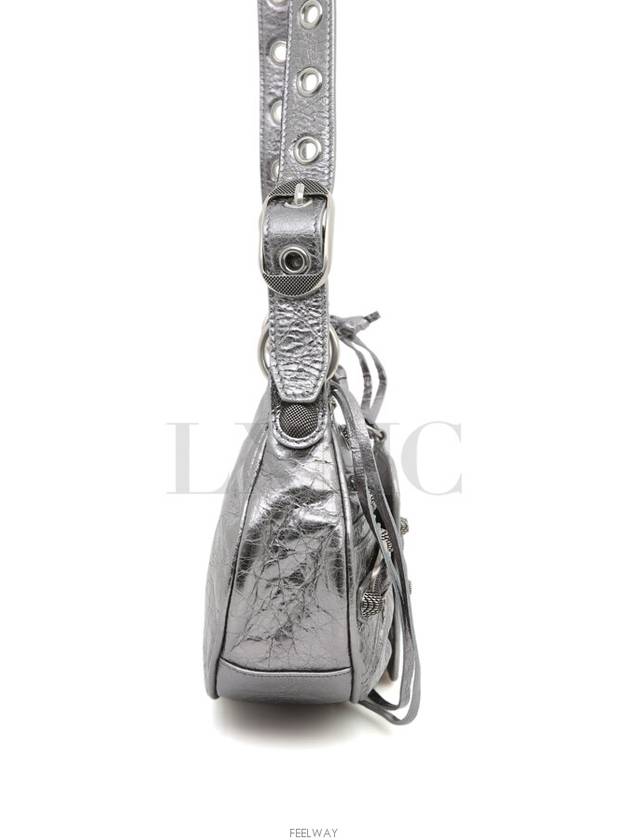Luxury Balenciaga  Women s Le Cagol Xs Shoulder Bag Metallic Silver Cross 671309
