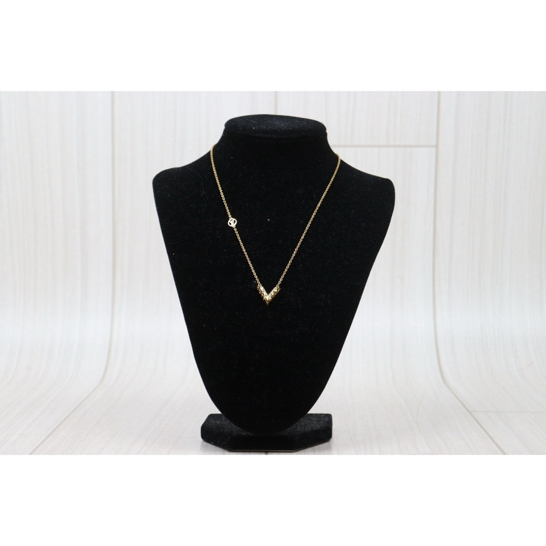 Very Good ( Rank A) ｜ LV Collier Essential V Necklace ｜25013103