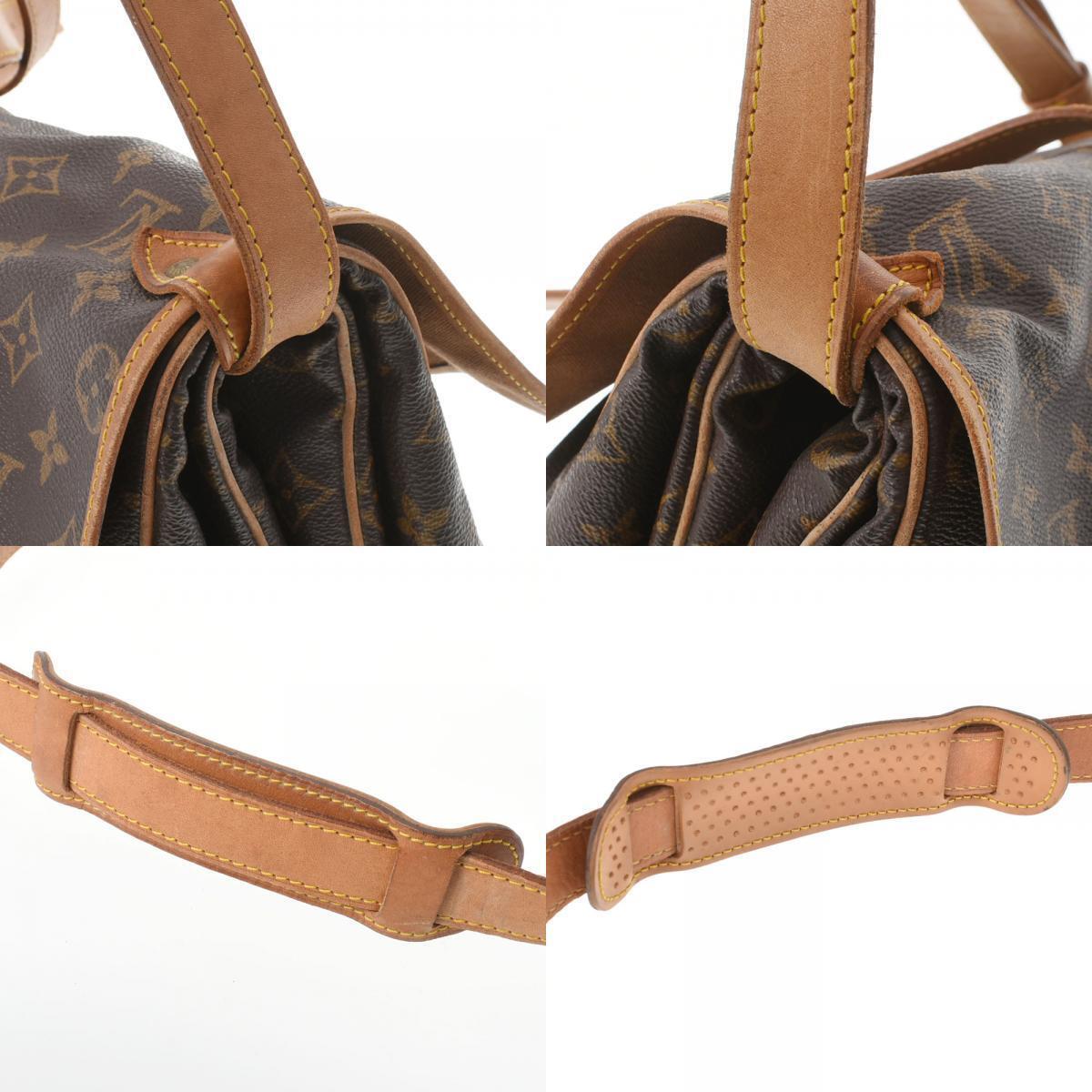 Louis Vuitton Saumur 35 Shoulder Bag