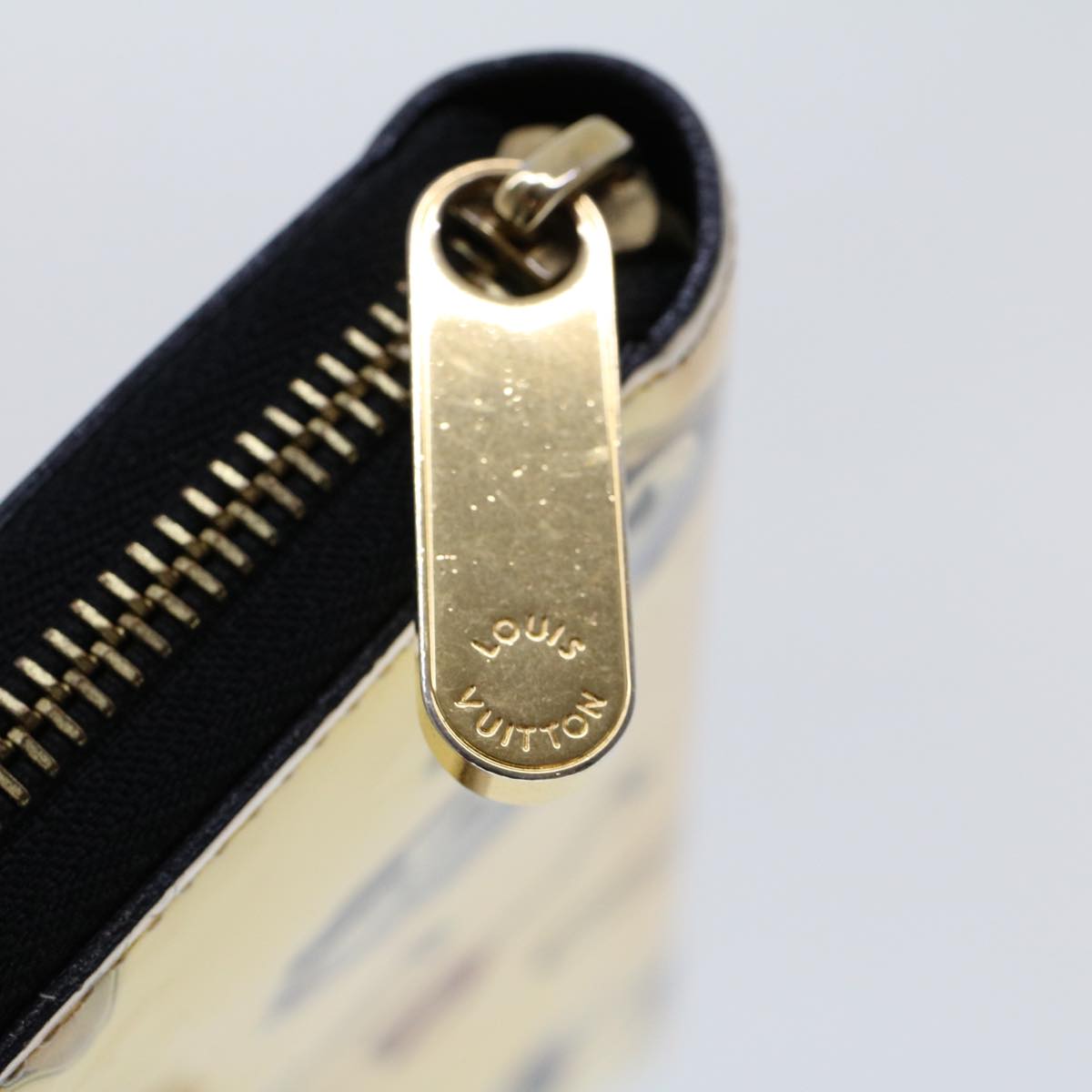 LOUIS VUITTON Vernis Nicolas Ghesquire Zippy Wallet White M50370 LV Auth 45330
