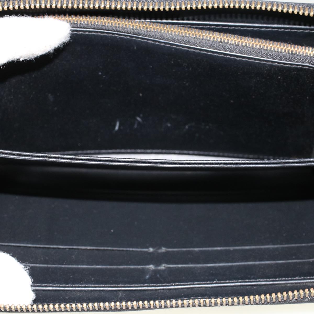 LOUIS VUITTON Vernis Nicolas Ghesquire Zippy Wallet White M50370 LV Auth 45330