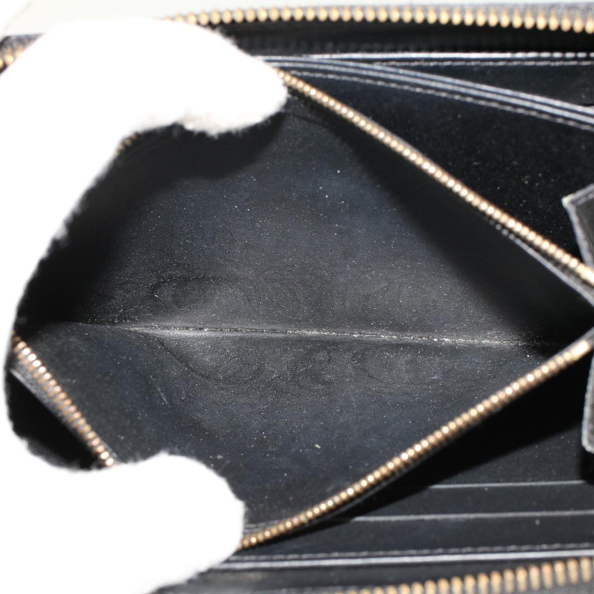 LOUIS VUITTON Vernis Nicolas Ghesquire Zippy Wallet White M50370 LV Auth 45330