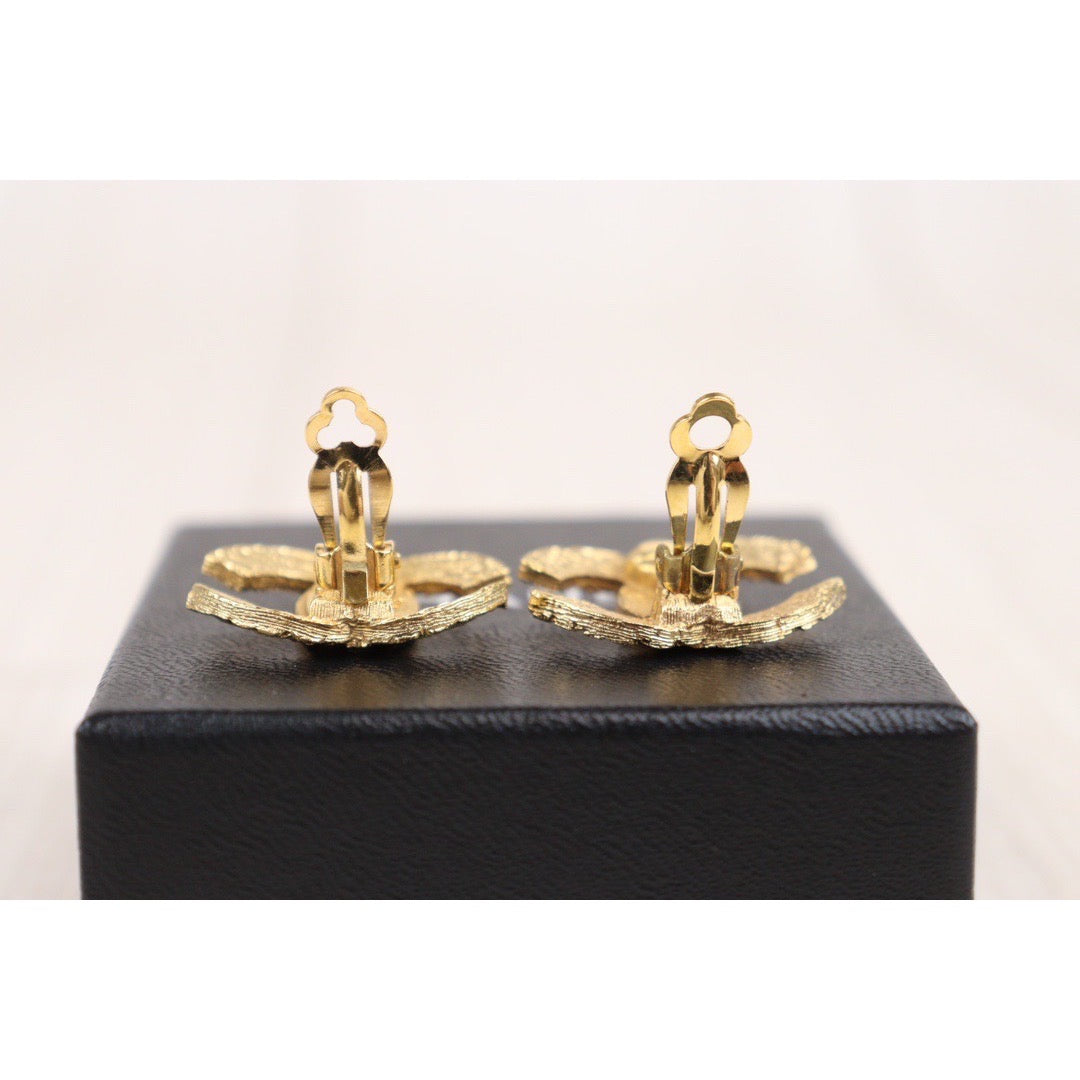Rank A ｜CHANEL Coco Mark Knitting Design Earrings ｜23102833