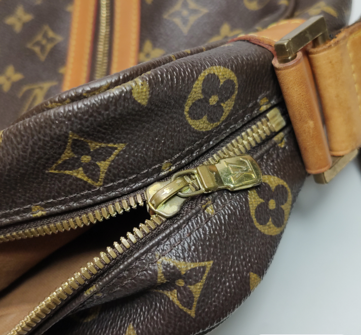 Preloved Louis Vuitton (LV) Sac Bosphore Monogram Bag 34.5cm 250326781121303